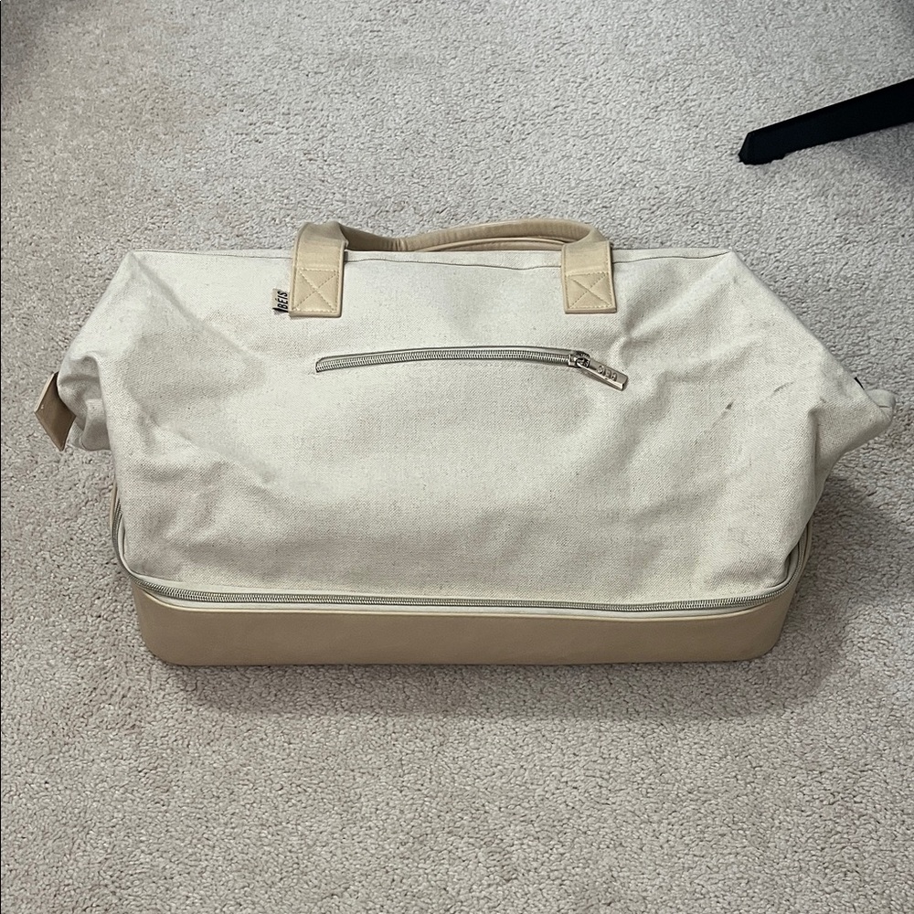BEIS Cream and Tan Weekender Duffel Bag